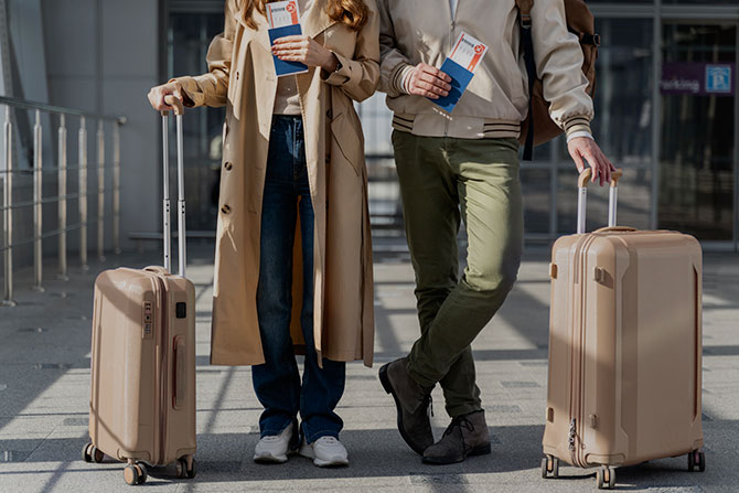 ¿Puedo salir de España siendo «ilegal»?¿Puedo volver a entrar?